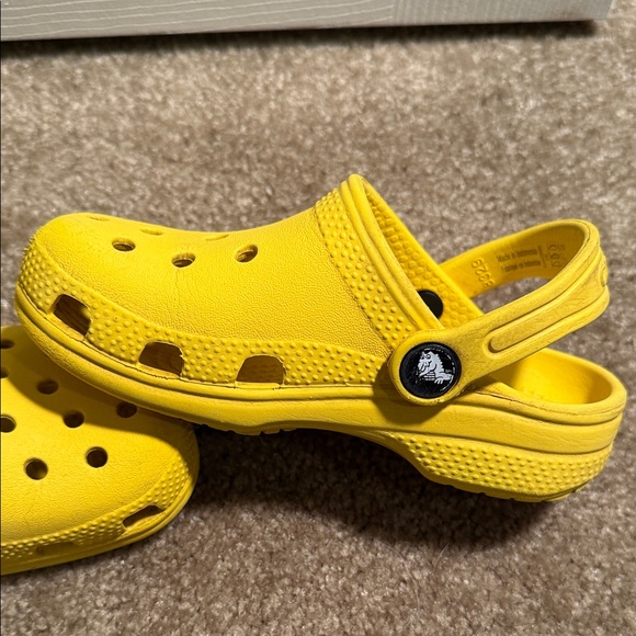 Kids Yellow Crocs - Picture 5 of 10